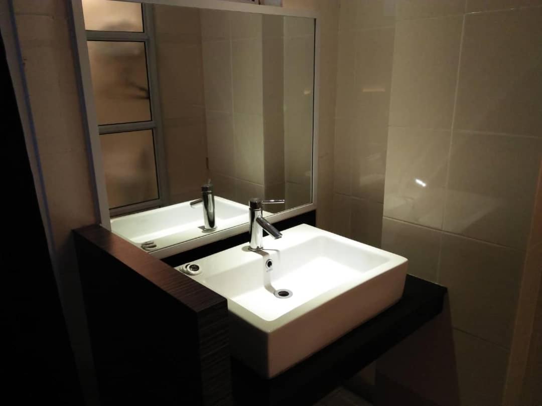 4Orty Inn Бинтулу Екстериор снимка