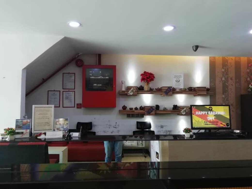 4Orty Inn Бинтулу Екстериор снимка