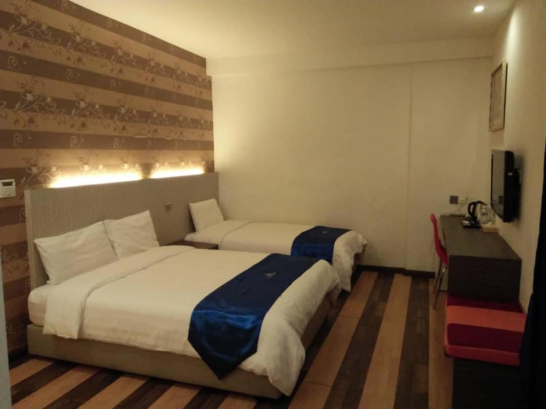 4Orty Inn Бинтулу Екстериор снимка